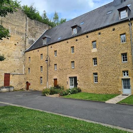 Aux Remparts Du Chateau Sedan Exterior photo